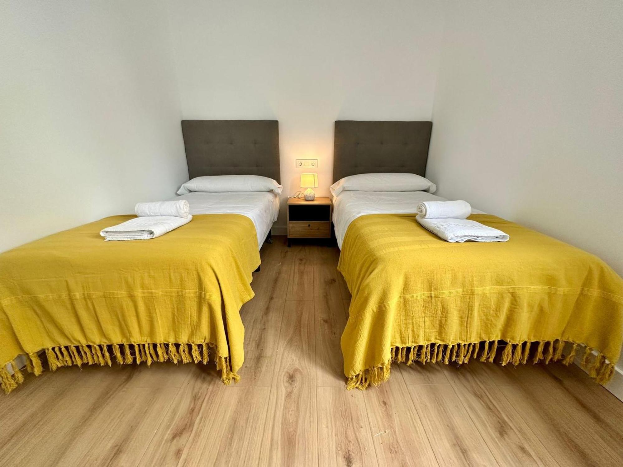 Apartamentos La Muralla Grupo Ac Gestion Кадис Екстериор снимка