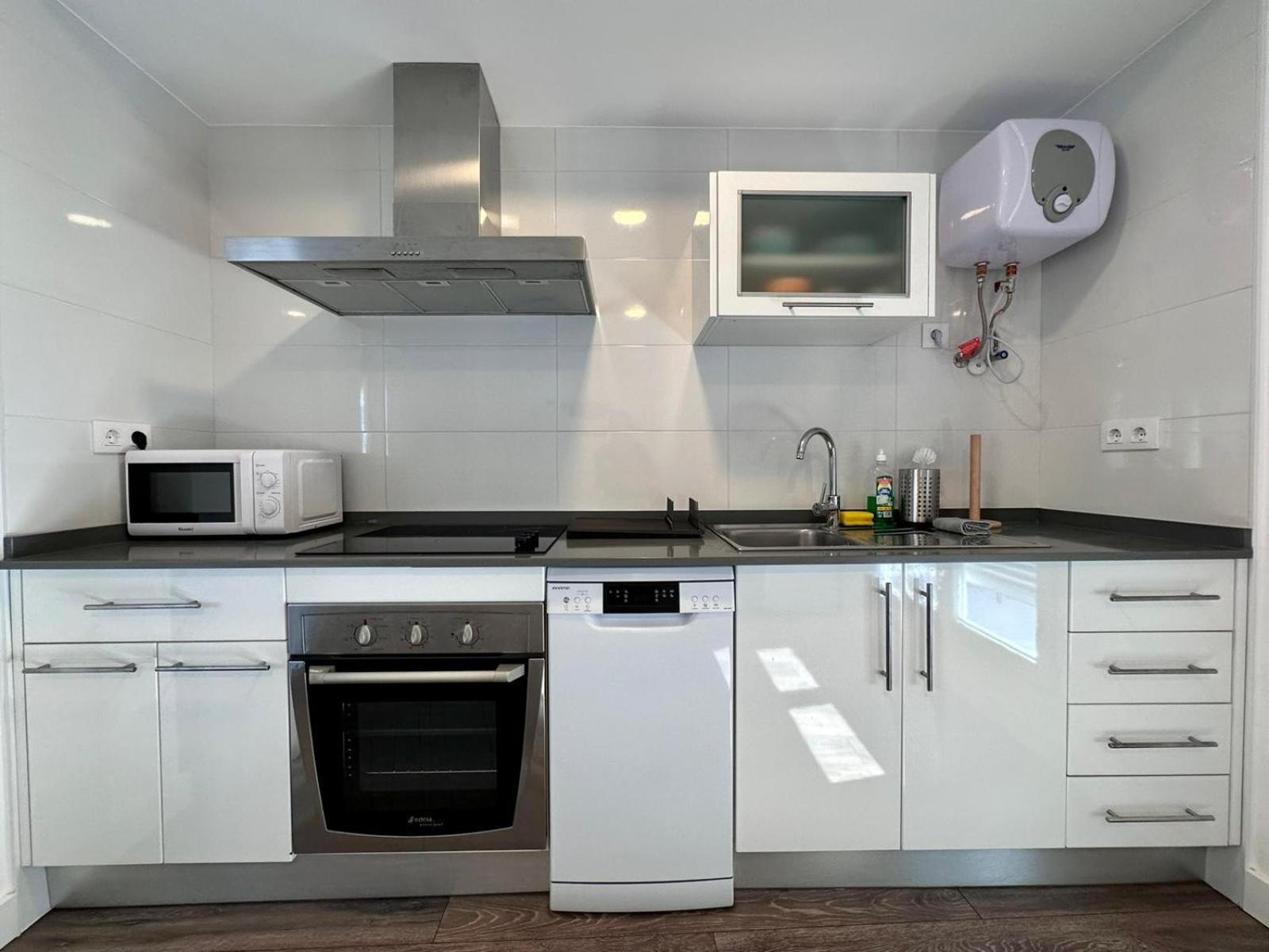 Apartamentos La Muralla Grupo Ac Gestion Кадис Екстериор снимка