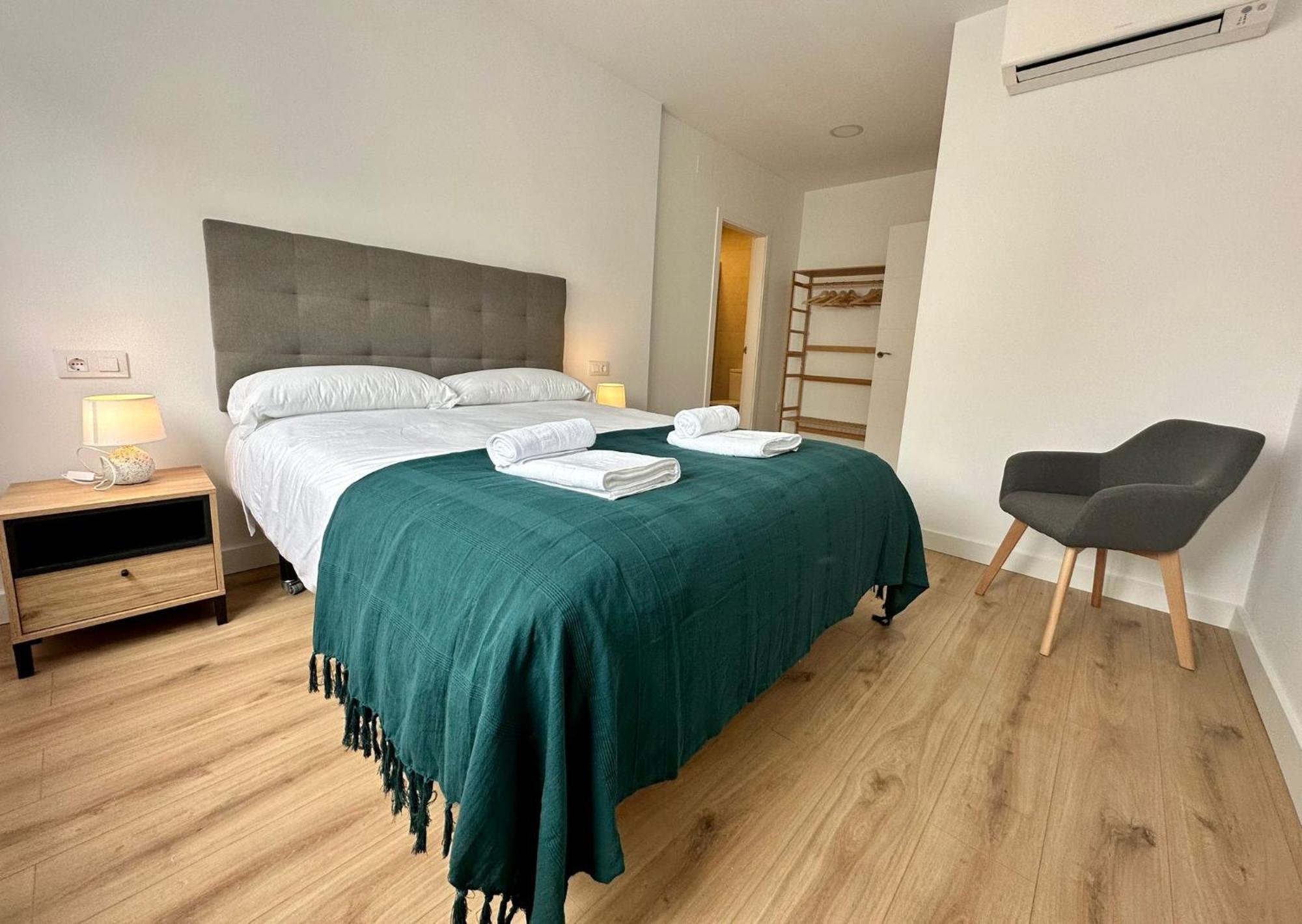 Apartamentos La Muralla Grupo Ac Gestion Кадис Екстериор снимка