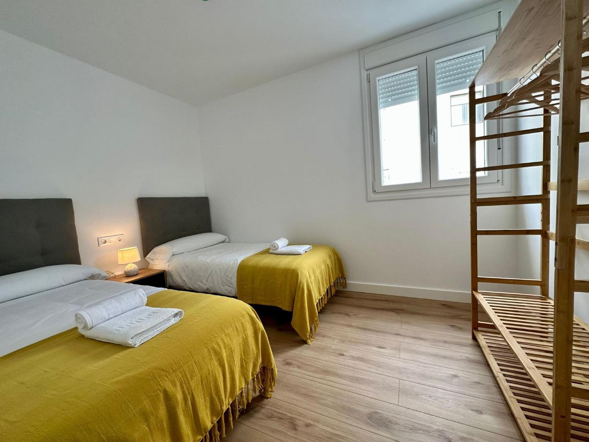 Apartamentos La Muralla Grupo Ac Gestion Кадис Екстериор снимка