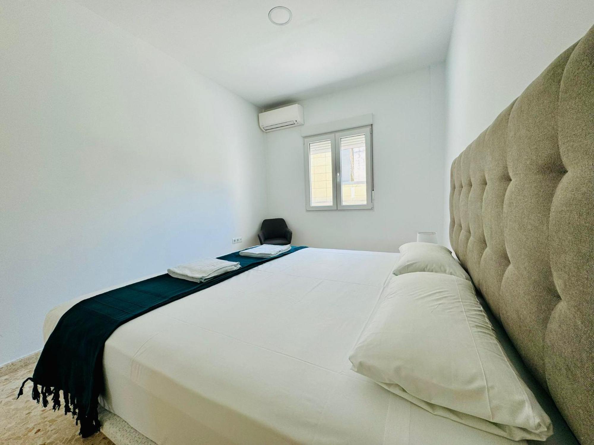 Apartamentos La Muralla Grupo Ac Gestion Кадис Екстериор снимка